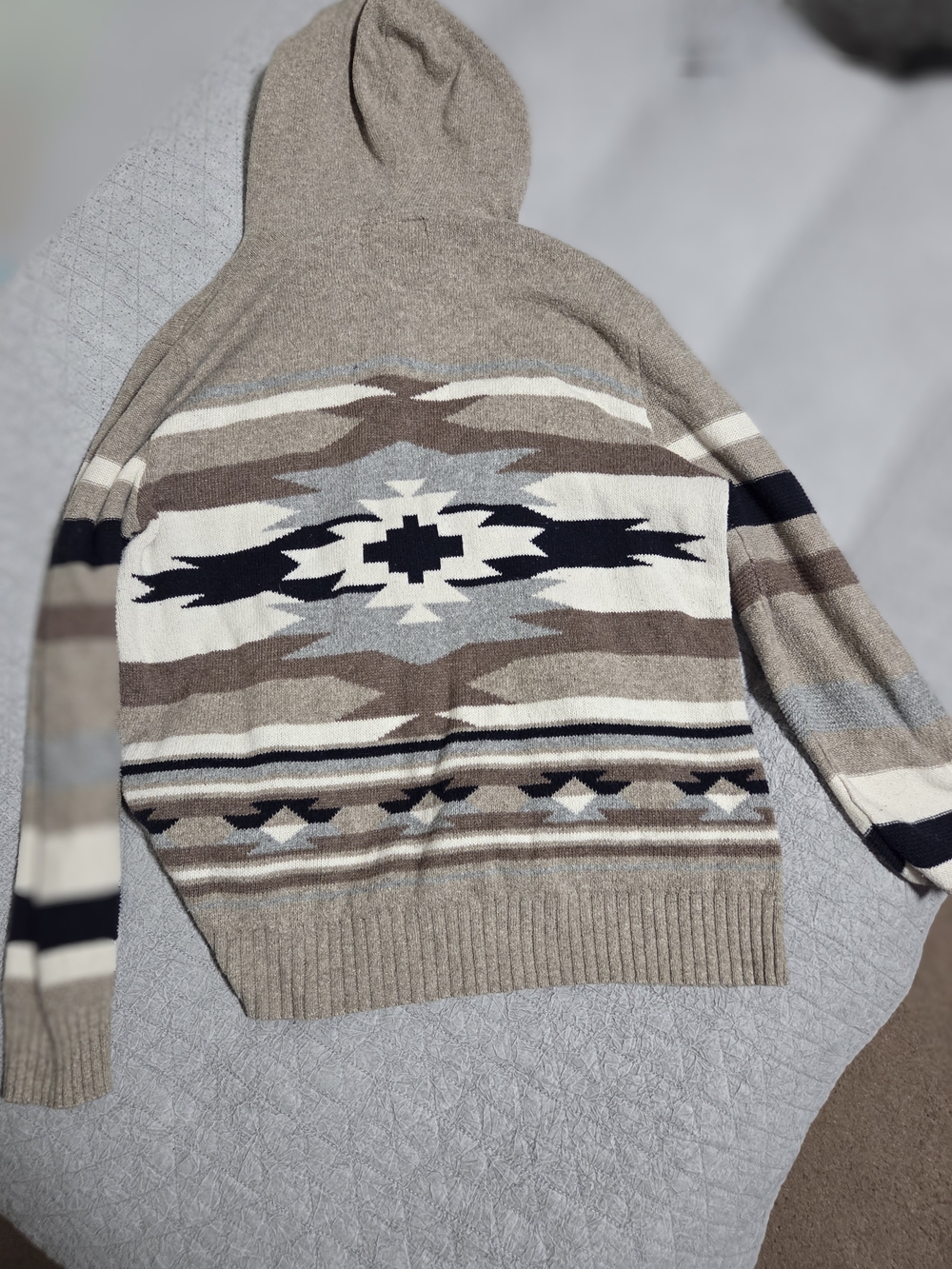Men's Aztec Crewneck hoodie american eagle.